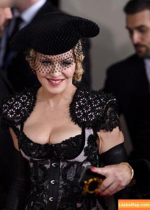 Madonna photo #0325