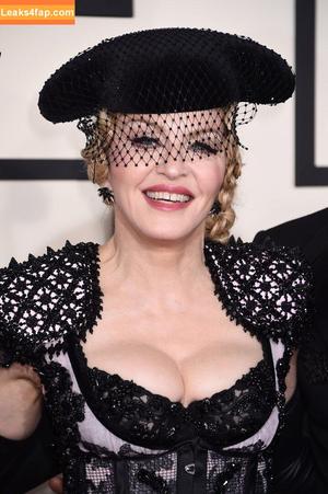 Madonna photo #0328