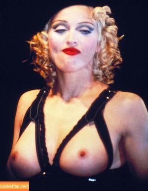 Madonna photo #0332