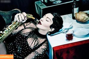 Madonna photo #0375