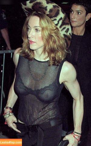 Madonna photo #0402