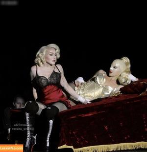 Madonna photo #0494