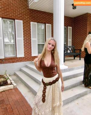Mads Thompson Maddiiedee photo #0042