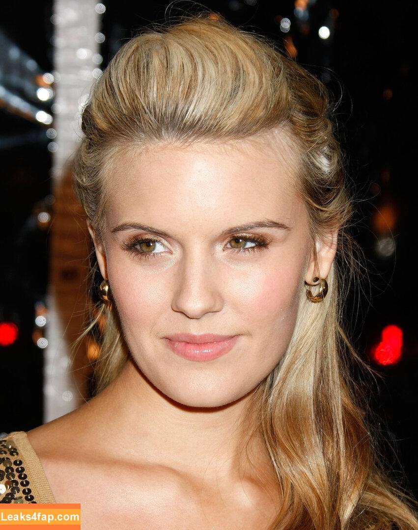 Maggie Grace / maggie.grace / maggiegrace / maggiieegrace / magnussengrace leaked photo photo #0027