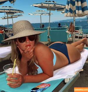 Maggie Kimberlin photo #0047