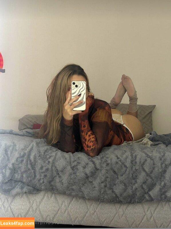 Maggie Mae / maemaggie / maggienature / naomivossss leaked photo photo #0005