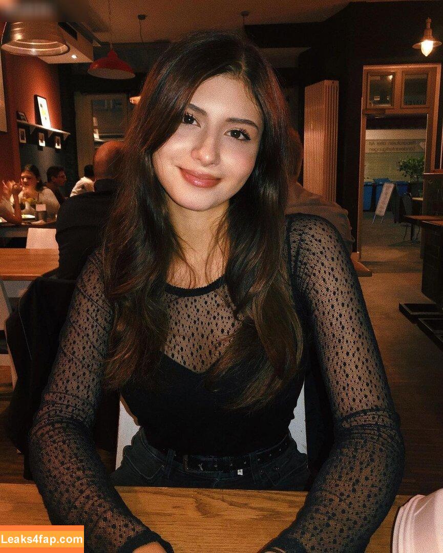 Mahluna / itsmahluna leaked photo photo #0022