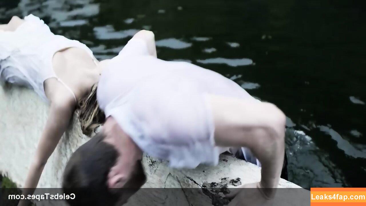 Maika Monroe / maikamonroe leaked photo photo #0316