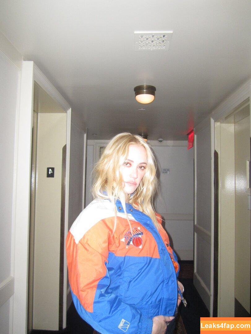 Maika Monroe / maikamonroe leaked photo photo #0345