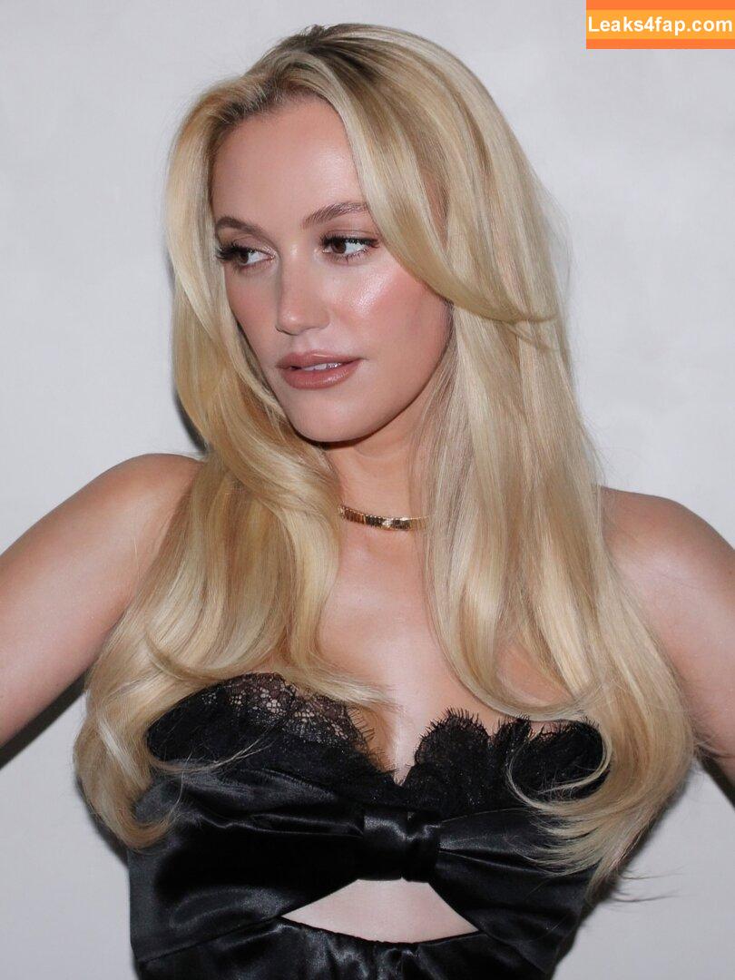 Maika Monroe / maikamonroe leaked photo photo #0372