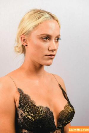 Maika Monroe photo #0075