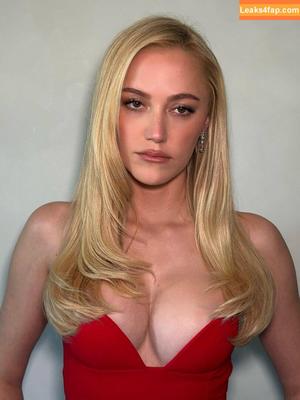 Maika Monroe photo #0365