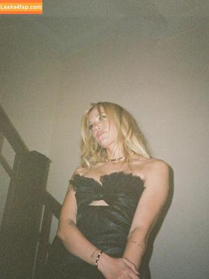 Maika Monroe photo #0381