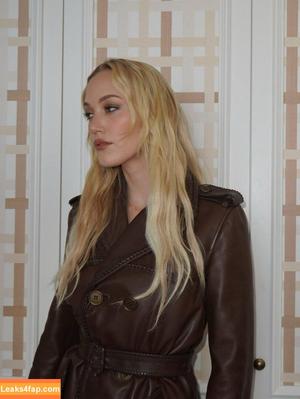 Maika Monroe photo #0385