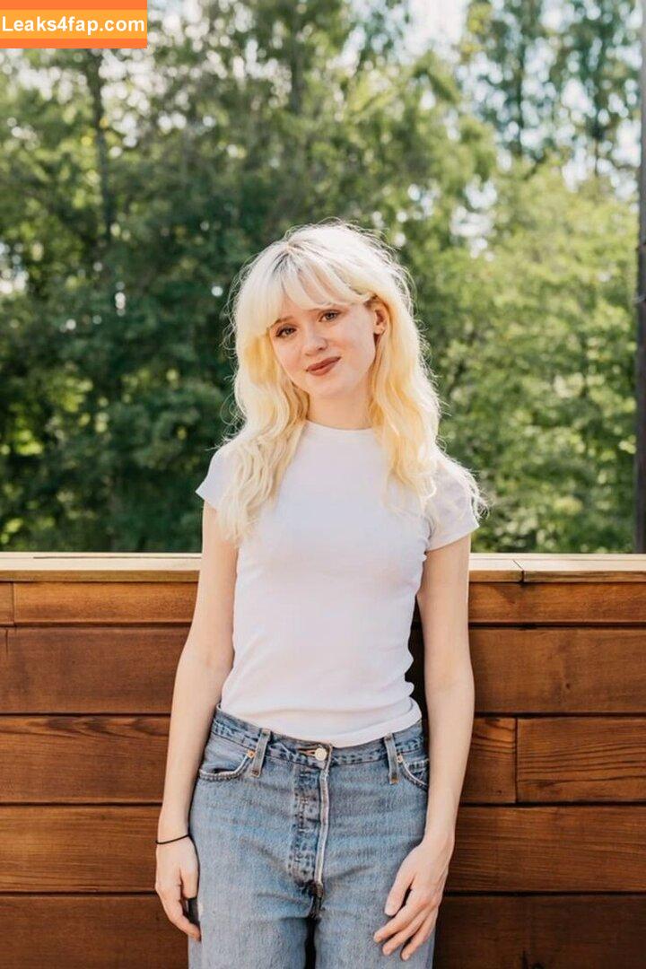 Maisie Peters / https: / maisiehpeters leaked photo photo #0172