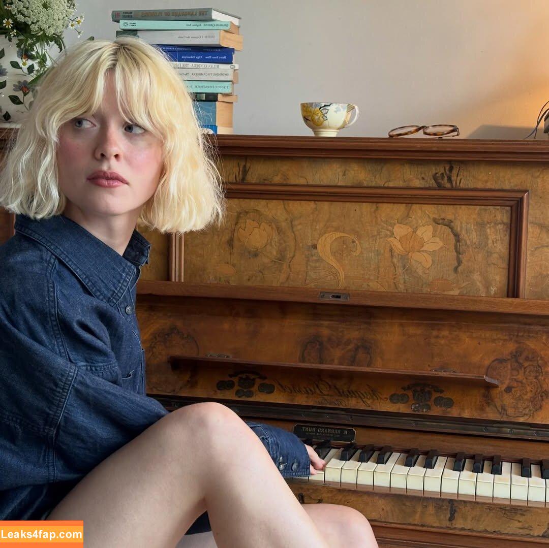 Maisie Peters / https: / maisiehpeters leaked photo photo #0180