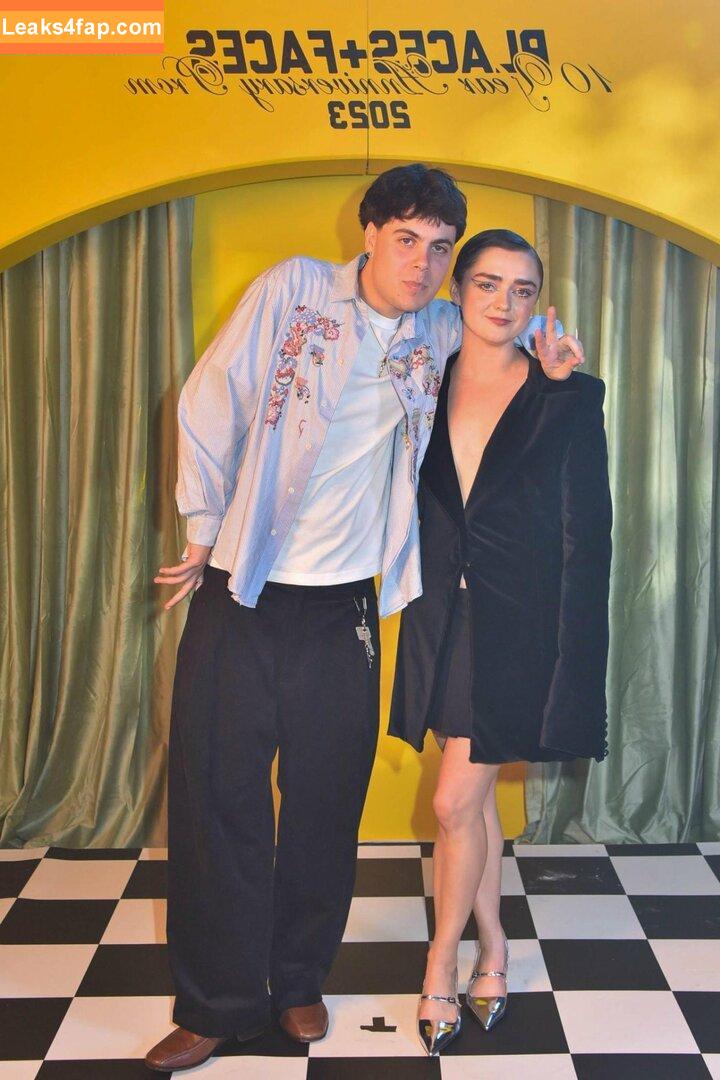 Maisie Williams / Maisie_Williams слитое фото фото #0427