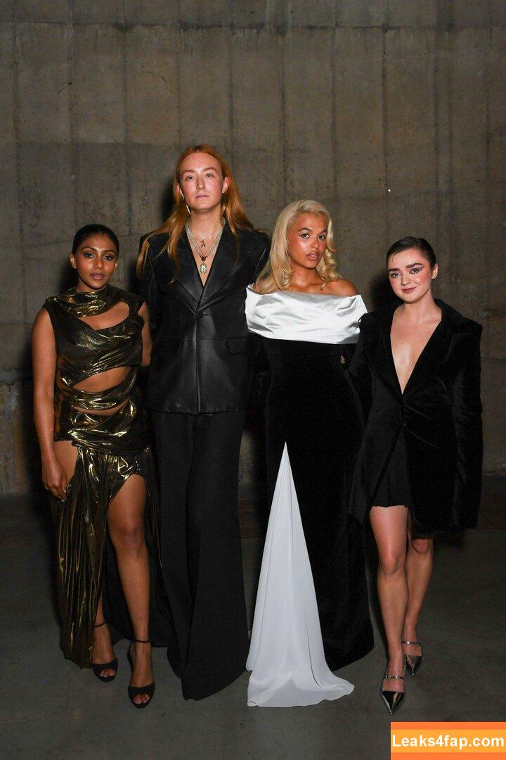 Maisie Williams / Maisie_Williams слитое фото фото #0477