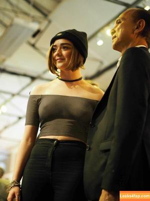 Maisie Williams photo #0168