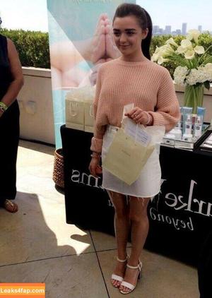 Maisie Williams photo #0186