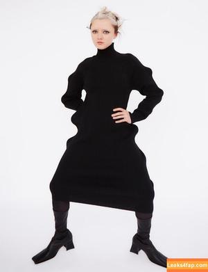 Maisie Williams photo #0210