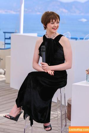 Maisie Williams photo #0232