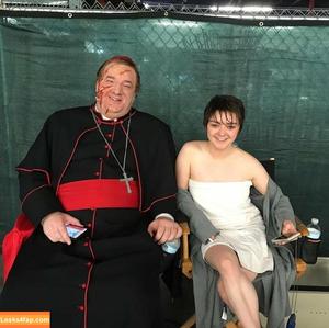 Maisie Williams photo #0253