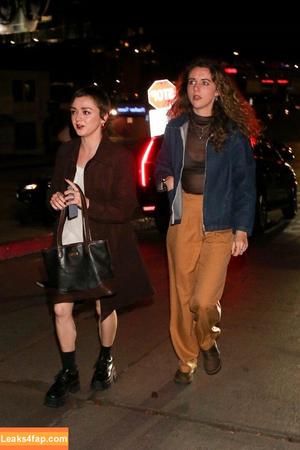 Maisie Williams photo #0268