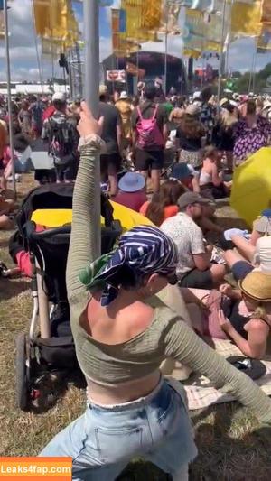 Maisie Williams photo #0370