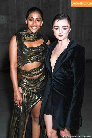 Maisie Williams фото #0435