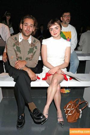 Maisie Williams фото #0458