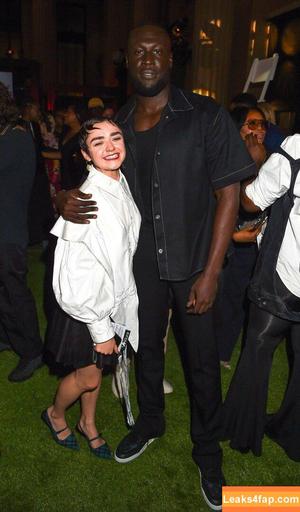 Maisie Williams фото #0463