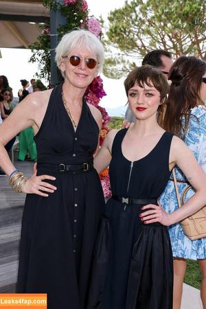 Maisie Williams фото #0718