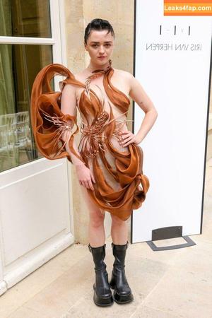 Maisie Williams фото #0763