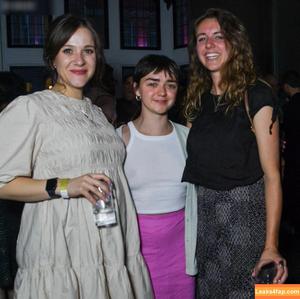 Maisie Williams photo #1096