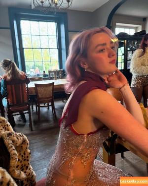 Maisie Williams photo #1543