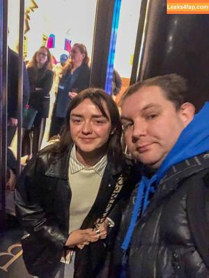 Maisie Williams фото #1567