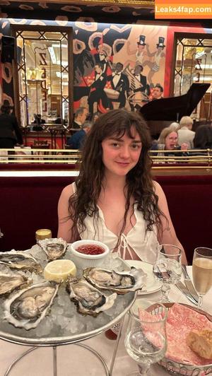 Maisie Williams фото #1623
