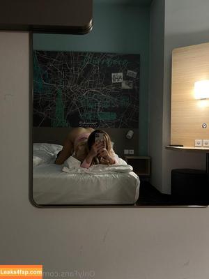 maisiebee photo #0024