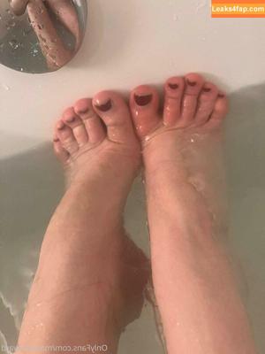 Maitland Ward photo #0475