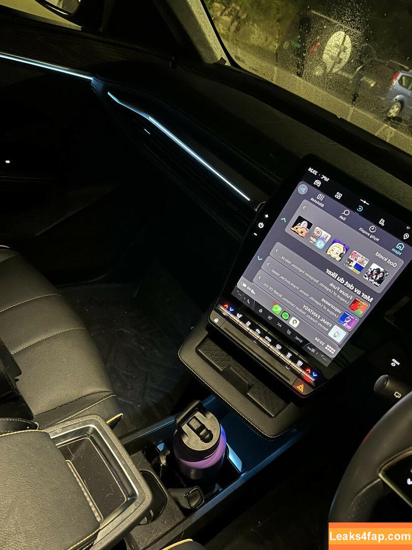 Majijej / officialmajicjames1 leaked photo photo #0417