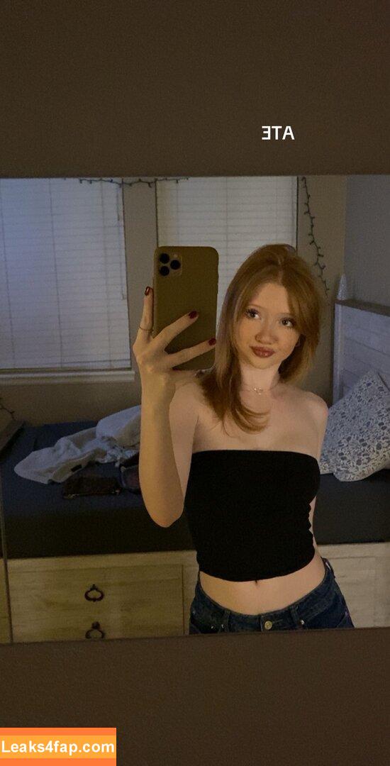 Makenna Kelly / Lifewithmak / lifewithmak2005 leaked photo photo #0074