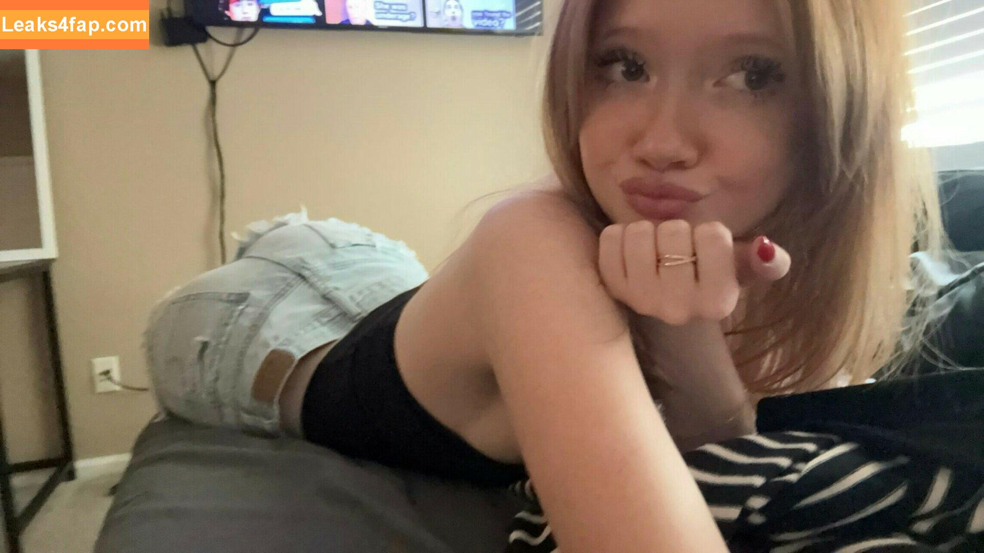 Makenna Kelly / Lifewithmak / lifewithmak2005 leaked photo photo #0223