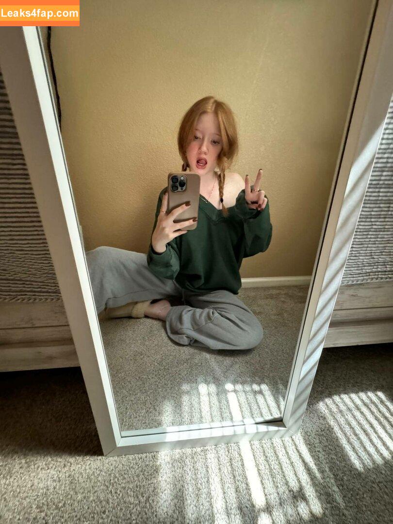 Makenna Kelly / Lifewithmak / lifewithmak2005 leaked photo photo #0239