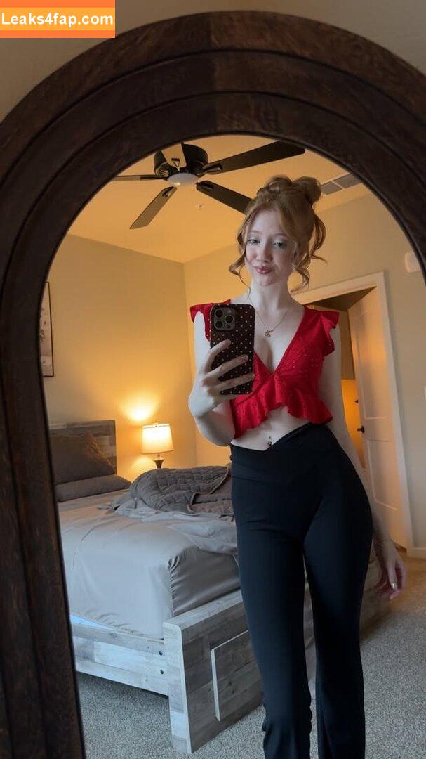 Makenna Kelly / Lifewithmak / lifewithmak2005 leaked photo photo #0570