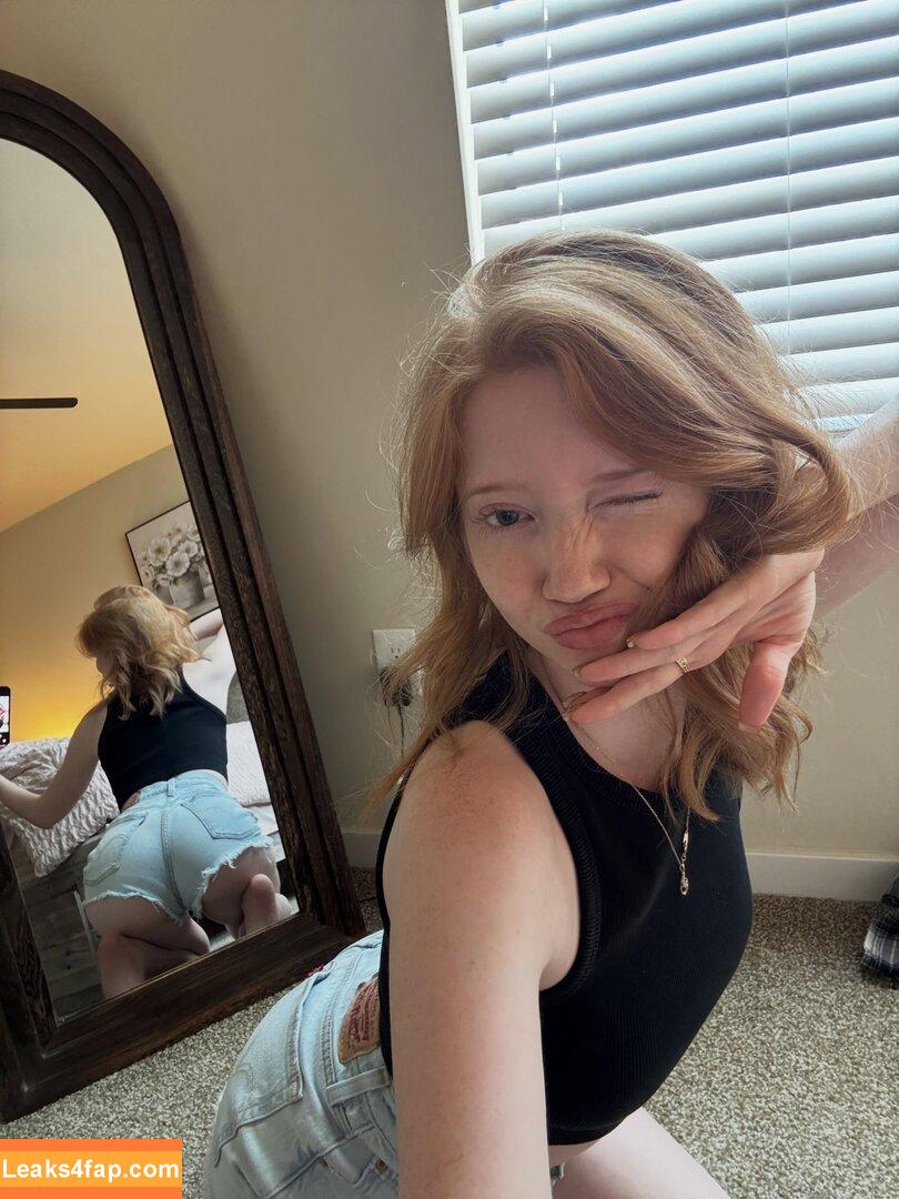 Makenna Kelly / Lifewithmak / lifewithmak2005 leaked photo photo #0593