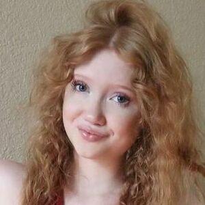 Makenna Kelly photo #0005