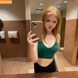 Makenna Kelly photo #0023