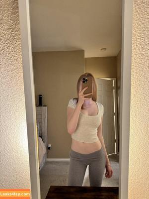 Makenna Kelly photo #0127