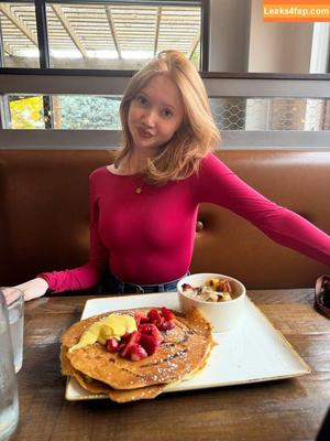 Makenna Kelly photo #0536